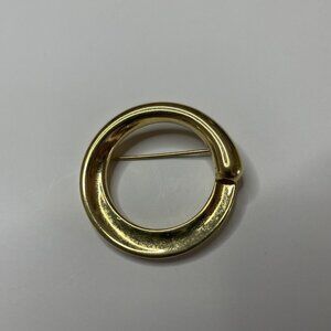 vintage monet circle brooch‎ polished gold toned Signed pin